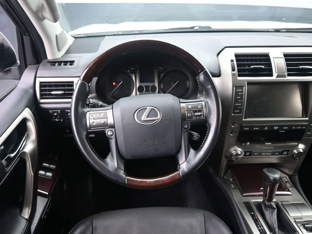 Used 2019 Lexus GX 460 image 22