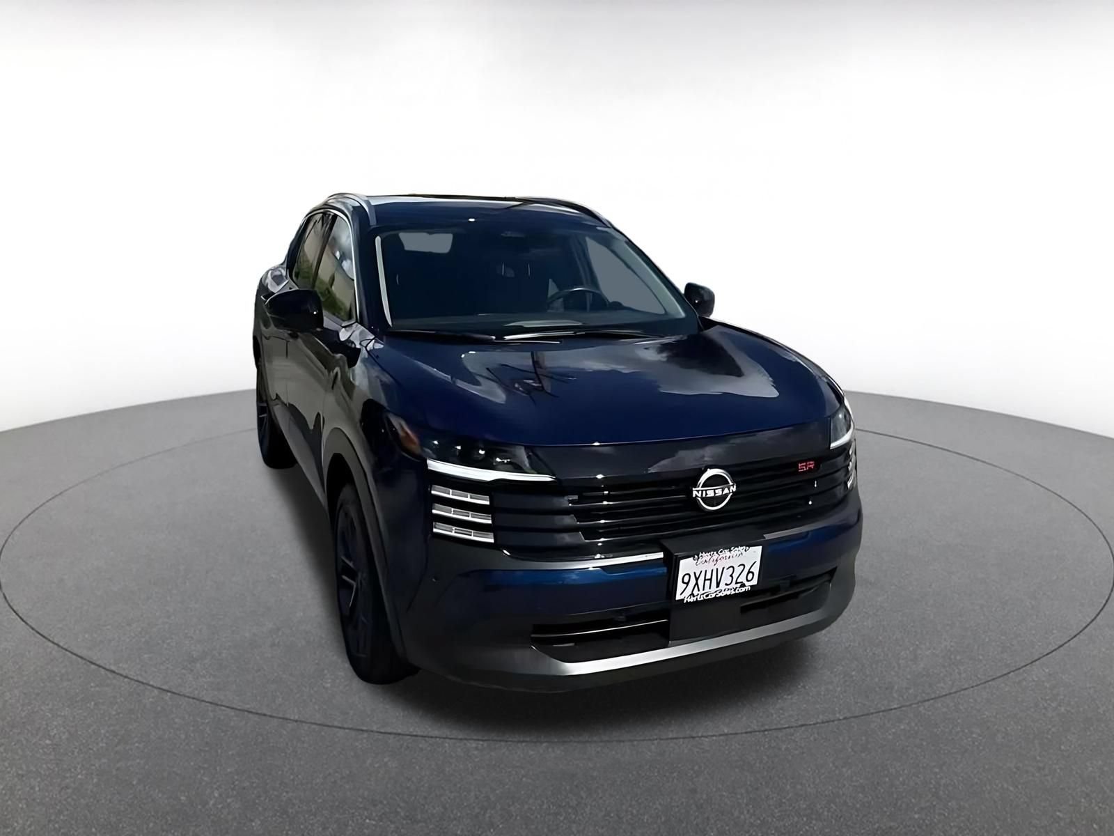 Used 2026 Nissan Kicks SR FWD image 3