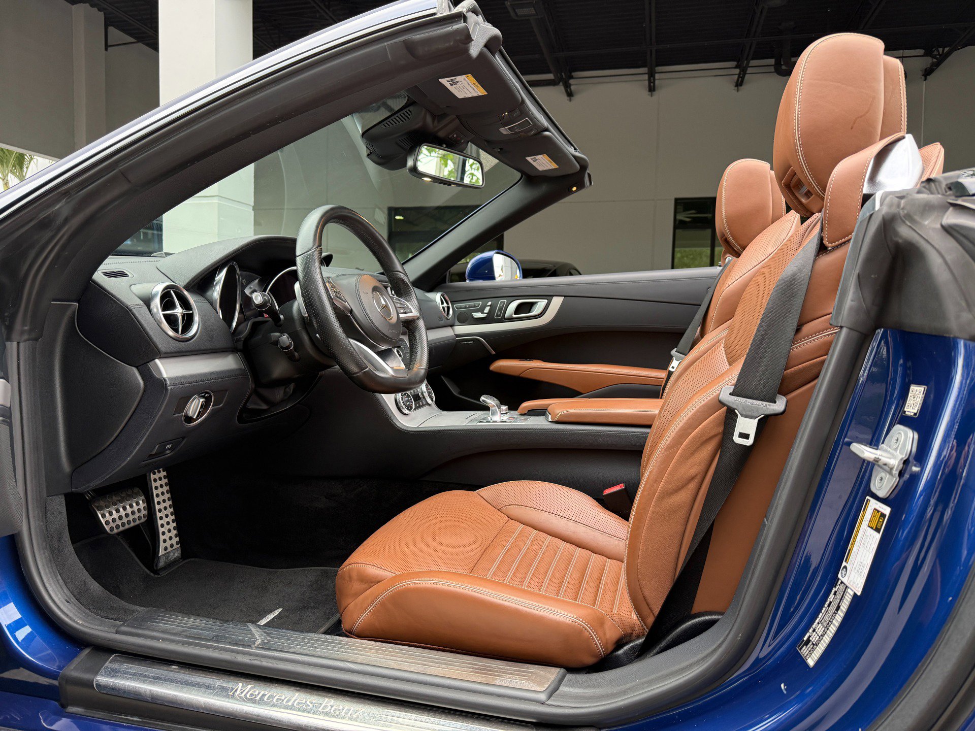 Used 2017 Mercedes-Benz SL 550 image 25