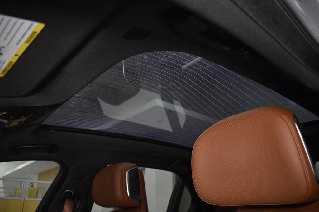 Used 2025 BMW i7 xDrive60 AWD/4WD image 44