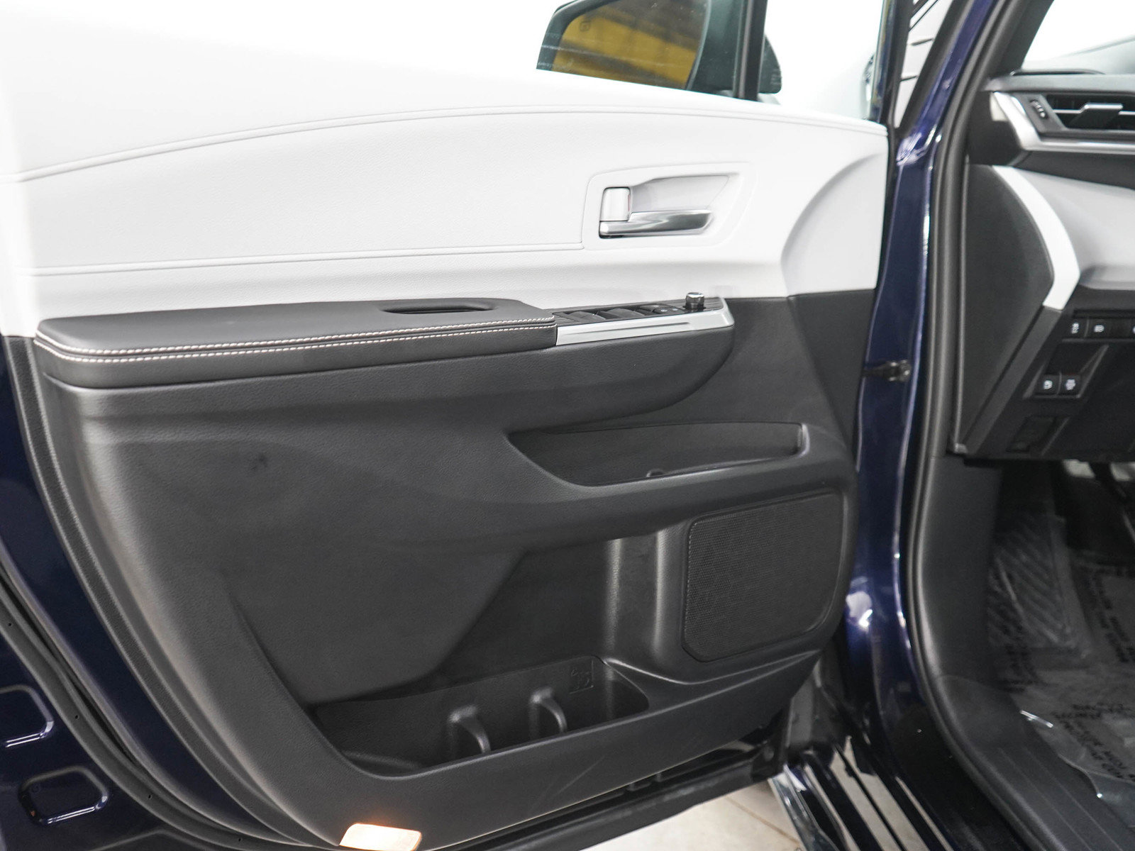 Used 2026 Toyota Sienna AWD image 21