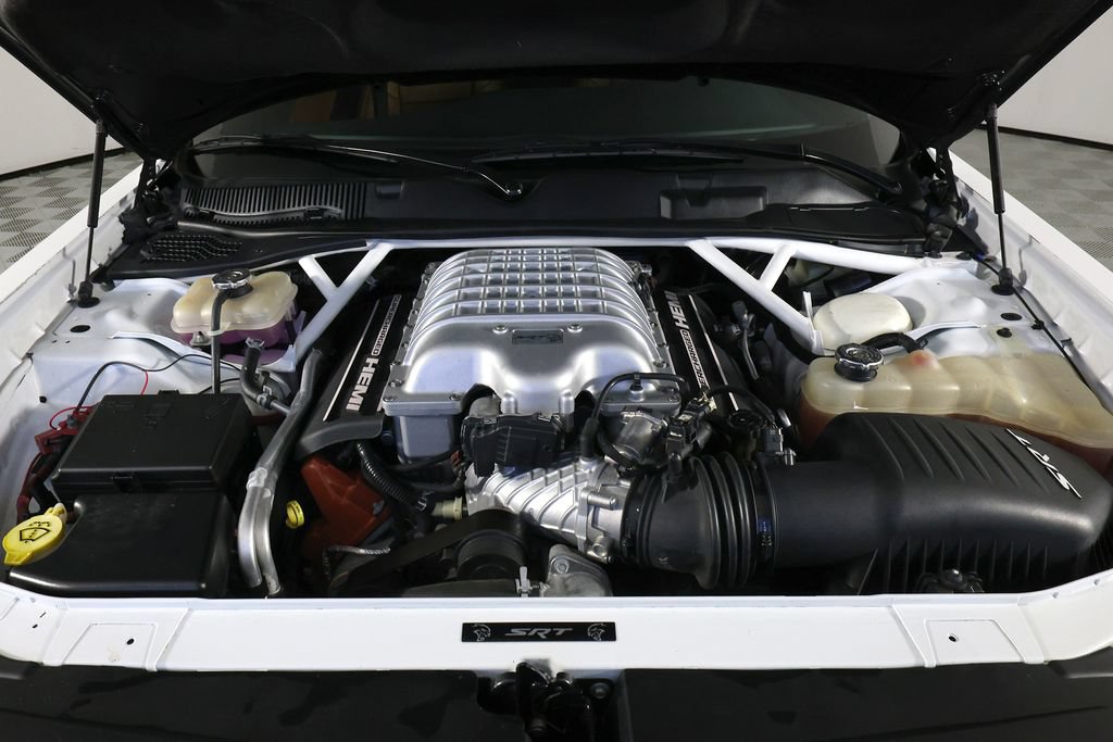 Used 2016 Dodge Challenger SRT Hellcat RWD image 36