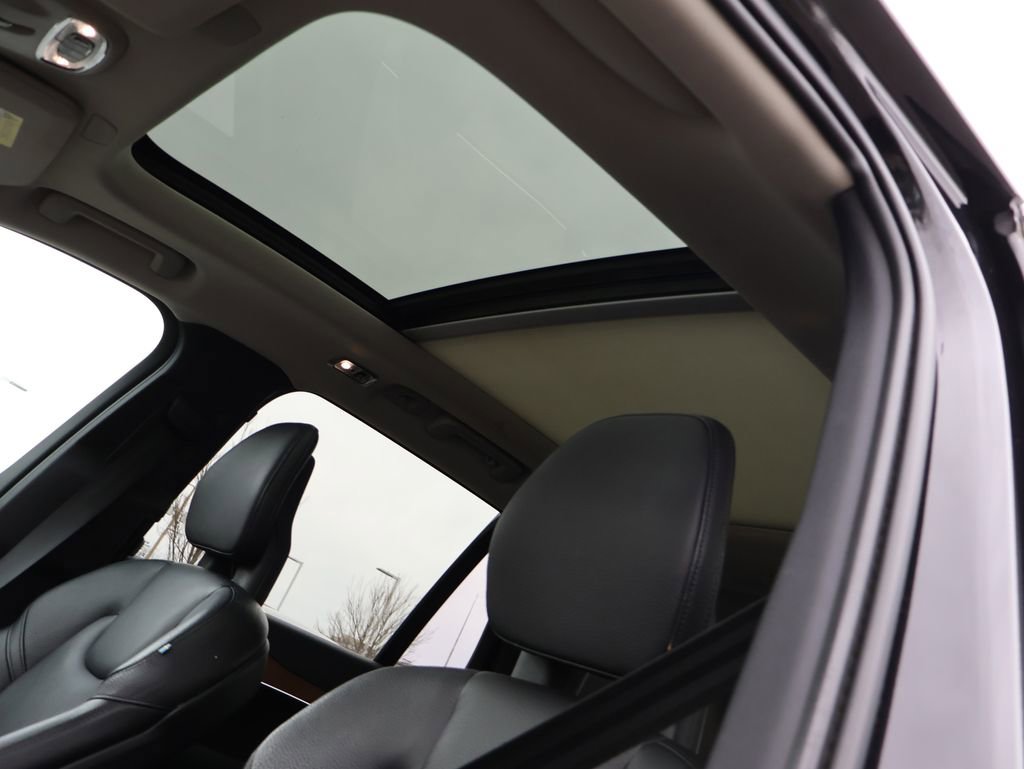 Used 2021 Volvo XC90 T6 Momentum w/ Advanced Package image 43
