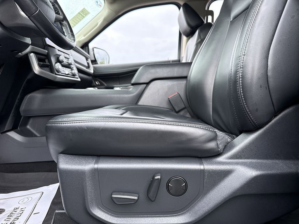 Used 2024 Ford Expedition Max XLT image 12