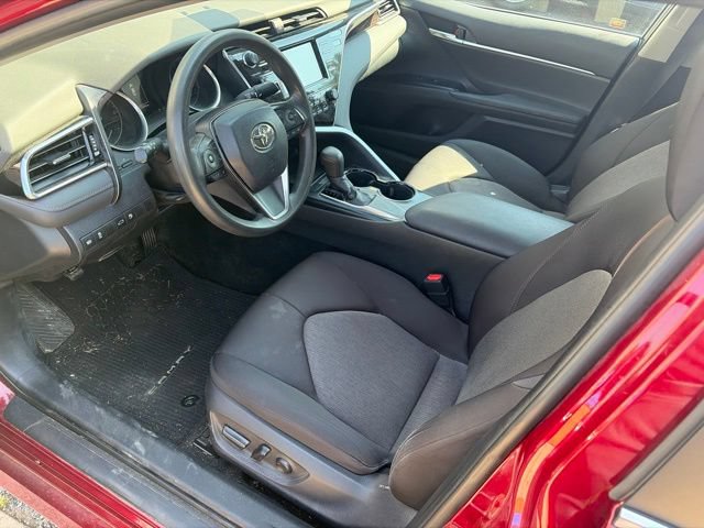 Used 2018 Toyota Camry LE FWD image 2
