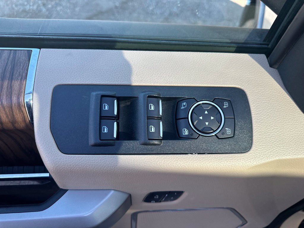 Used 2018 Ford F150 Lariat w/ Equipment Group 502A Luxury AWD/4WD image 31
