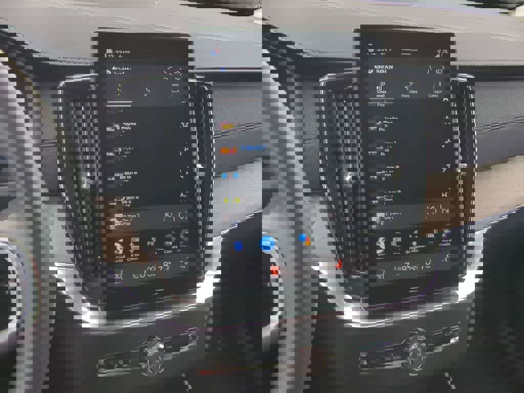 Certified 2025 Volvo XC90 B5 Core w/ Protection Package Premier image 28