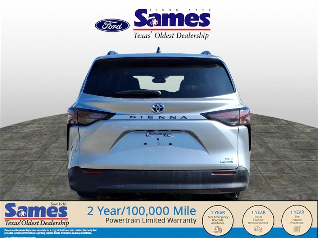 Used 2023 Toyota Sienna XLE image 7