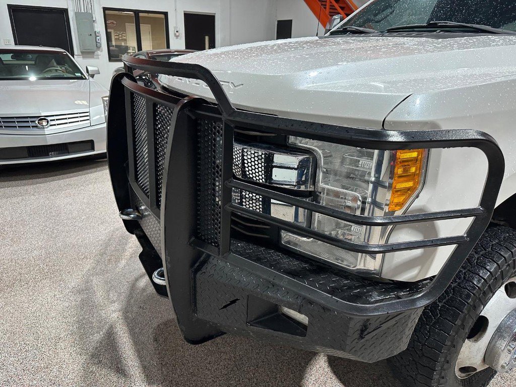 Used 2017 Ford F350 King Ranch w/ Chrome Package image 11