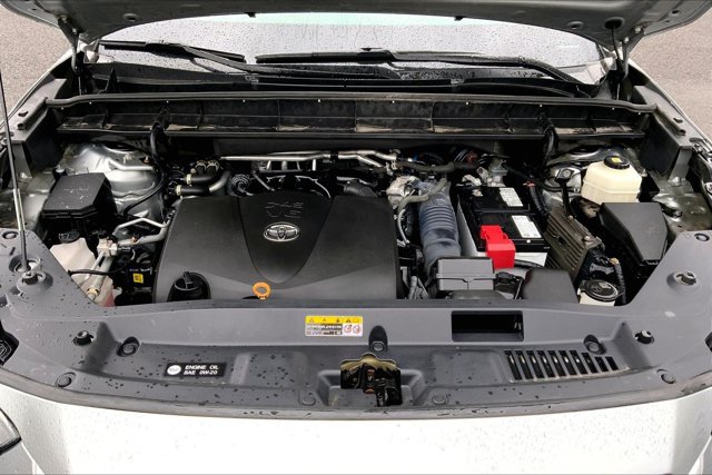 Used 2022 Toyota Highlander LE AWD/4WD image 9