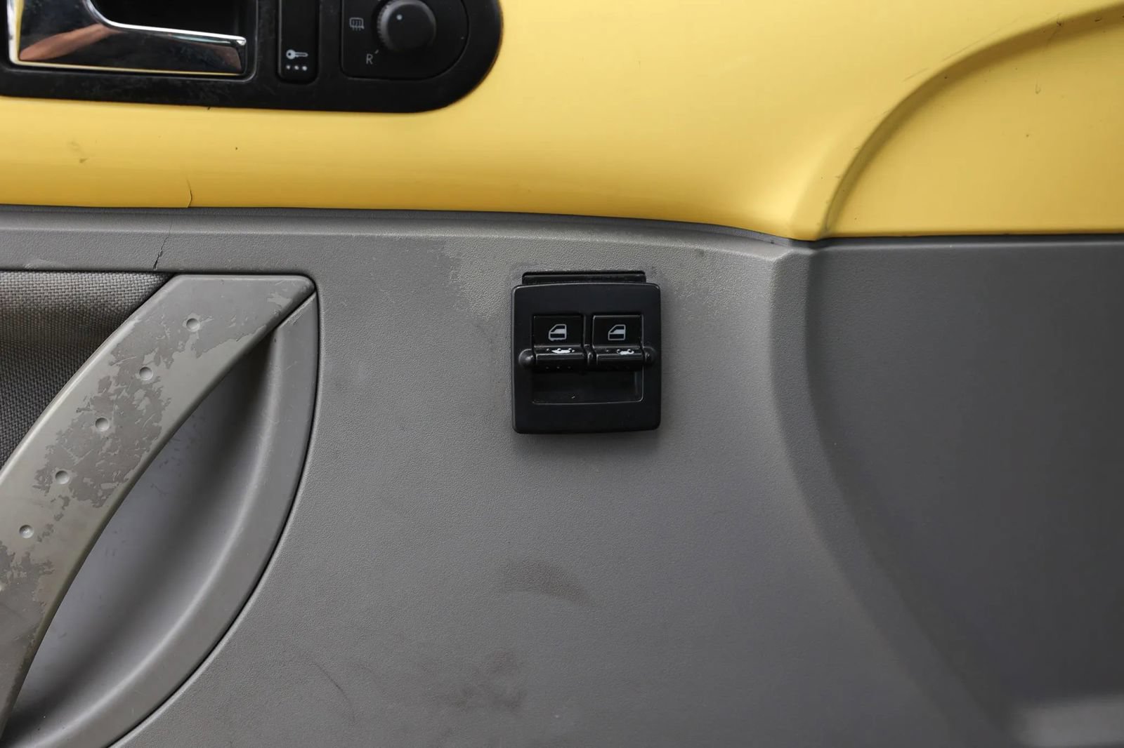 Used 2005 Volkswagen Beetle GL image 35