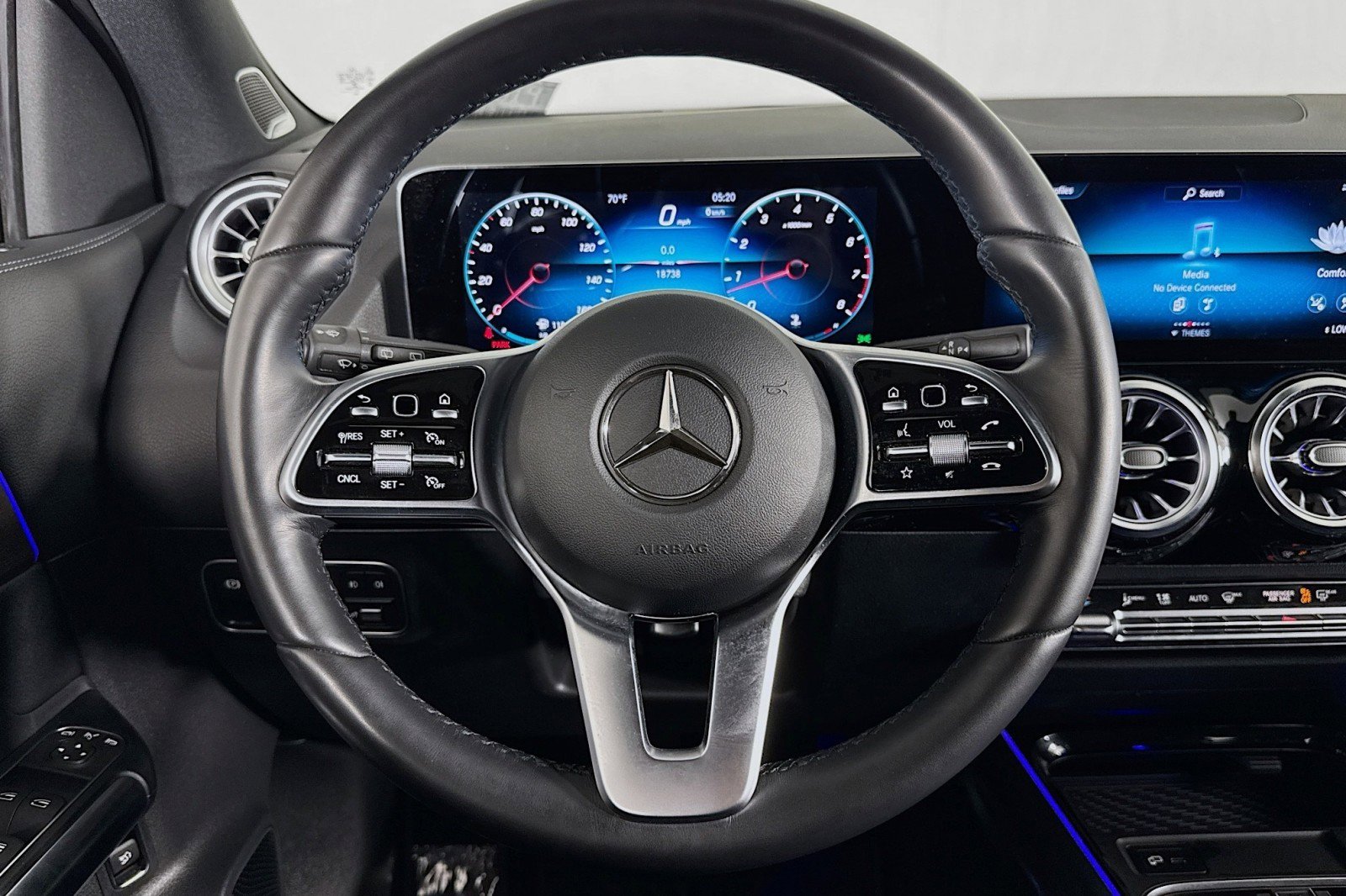 Certified 2022 Mercedes-Benz GLA 250 4MATIC w/ Premium Package image 18