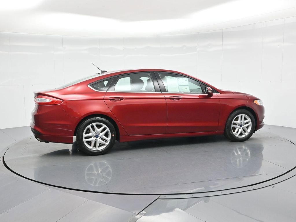 Used 2016 Ford Fusion SE FWD image 25