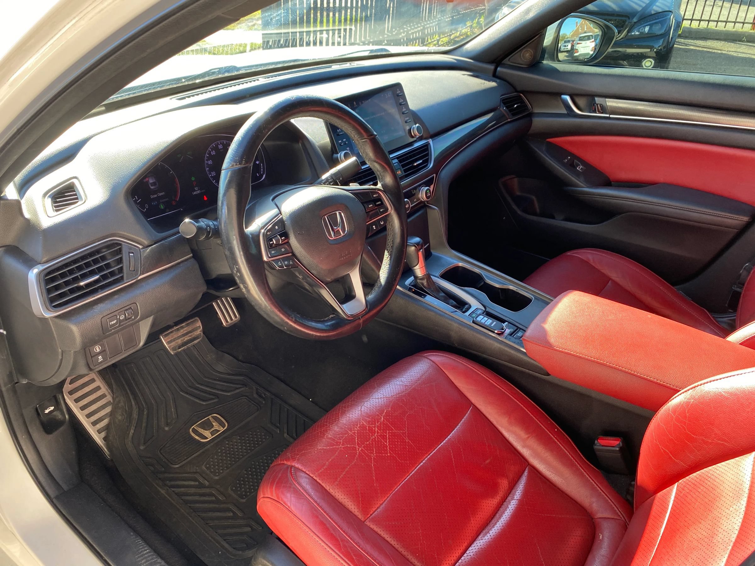 Used 2019 Honda Accord Sport image 3
