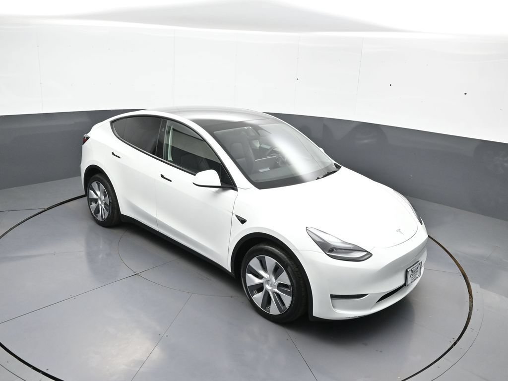Used 2024 Tesla Model Y Long Range AWD/4WD image 36