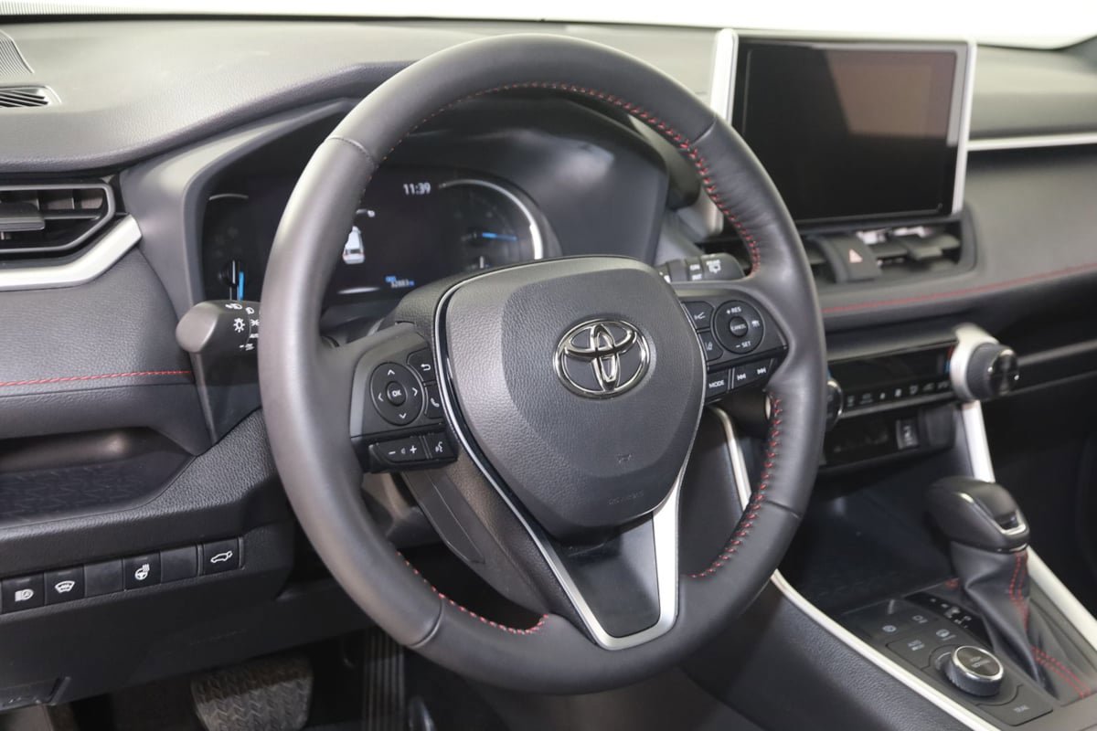 Used 2023 Toyota RAV4 SE w/ Weather & Moonroof Package AWD/4WD image 6