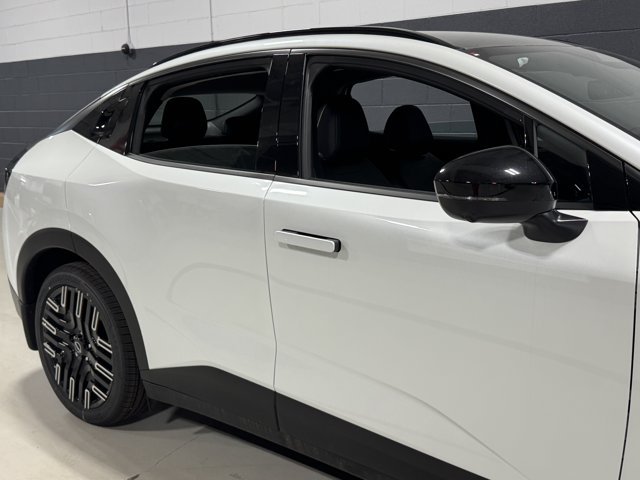 New 2026 Nissan Leaf Platinum+ w/ Cargo Package (Platinum+) FWD image 7