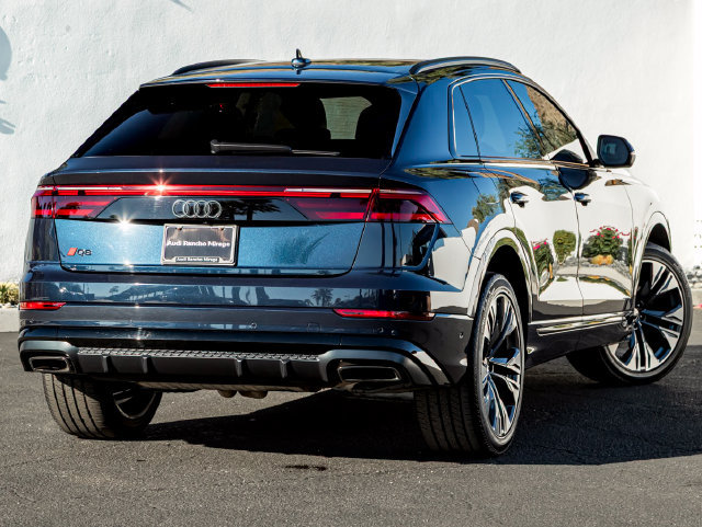 Used 2024 Audi Q8 Premium Plus AWD/4WD image 7
