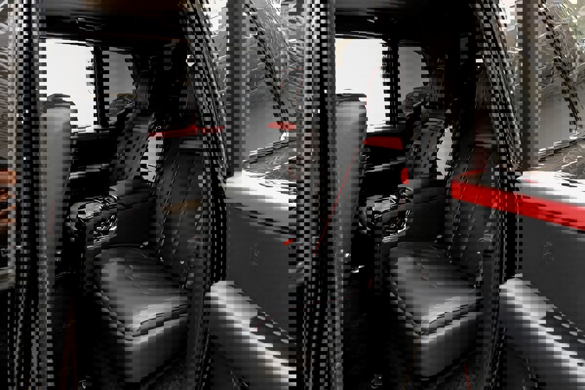 Used 2022 Rolls-Royce Cullinan Black Badge w/ Dark Exterior Package image 43