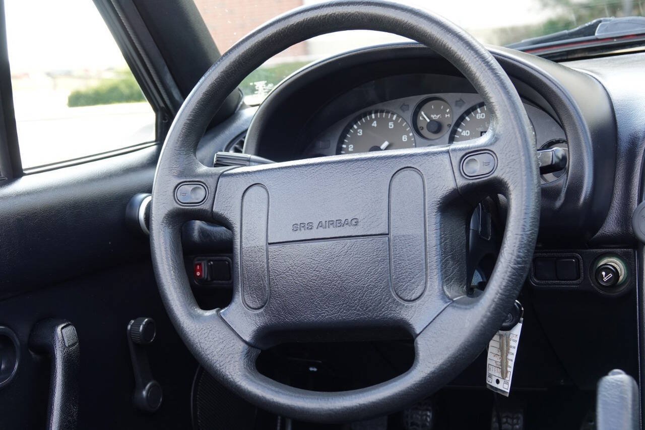 Used 1996 MAZDA MX-5 Miata RWD image 72
