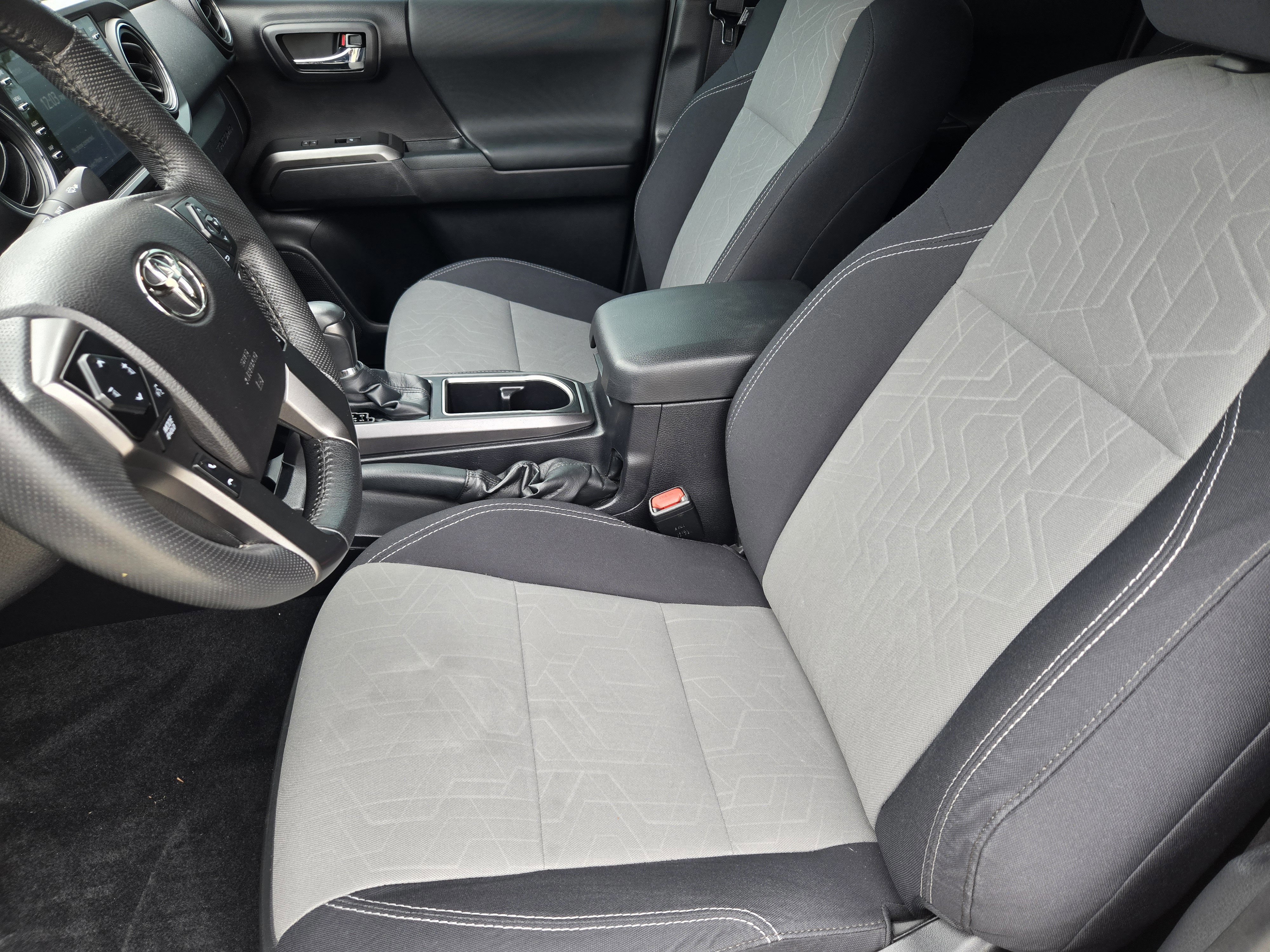 Used 2021 Toyota Tacoma TRD Sport w/ Technology Package AWD/4WD image 9