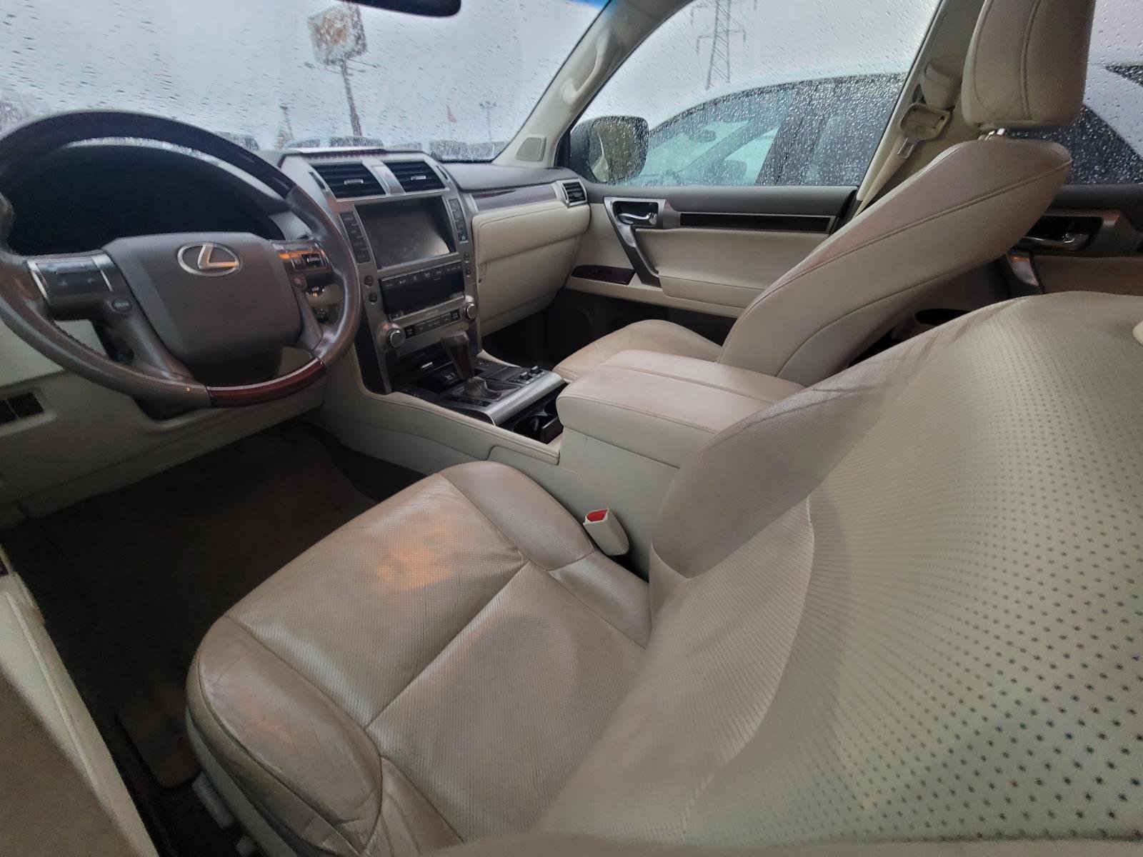 Used 2016 Lexus GX 460 image 10