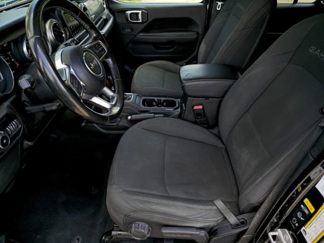 Used 2020 Jeep Wrangler Unlimited Sahara image 19