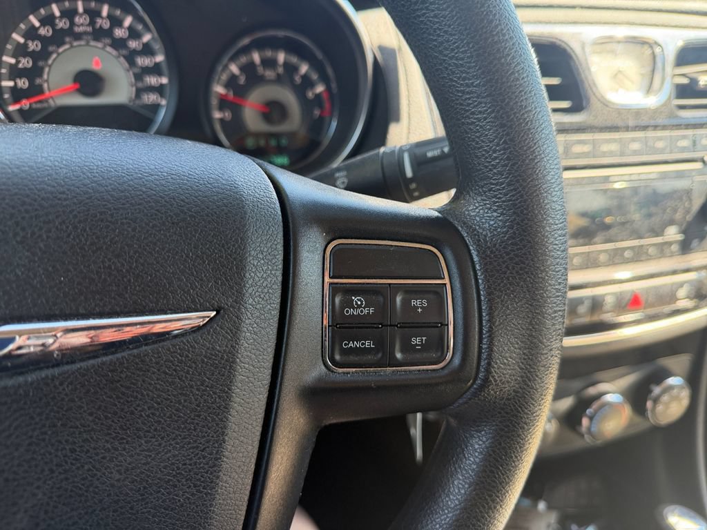 Used 2013 Chrysler 200 LX FWD image 27