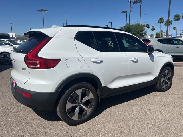 New 2026 Volvo XC40 B5 Plus w/ Climate Package AWD/4WD image 3