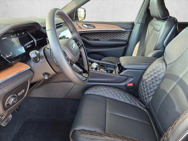New 2026 Jeep Grand Cherokee Summit w/ Obsidian Package AWD/4WD image 4