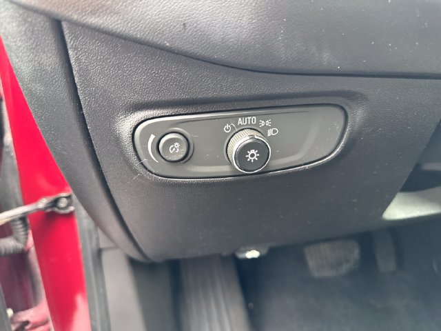 Used 2018 Chevrolet Equinox LT AWD/4WD image 30