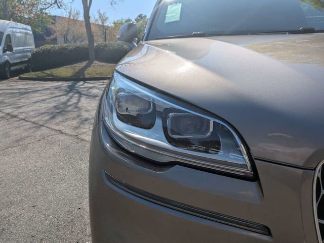 Used 2020 Lincoln Aviator Reserve w/ Equipment Group 202A image 12