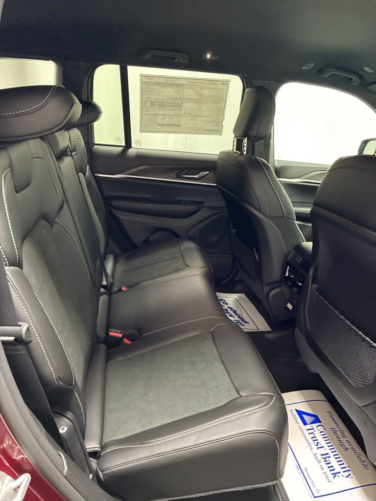 New 2026 Jeep Grand Cherokee Altitude AWD/4WD image 25
