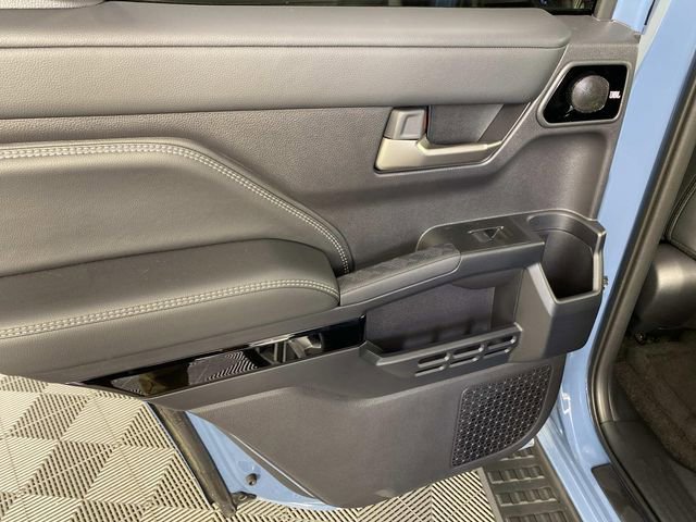 Used 2025 Toyota 4Runner Limited AWD/4WD image 27
