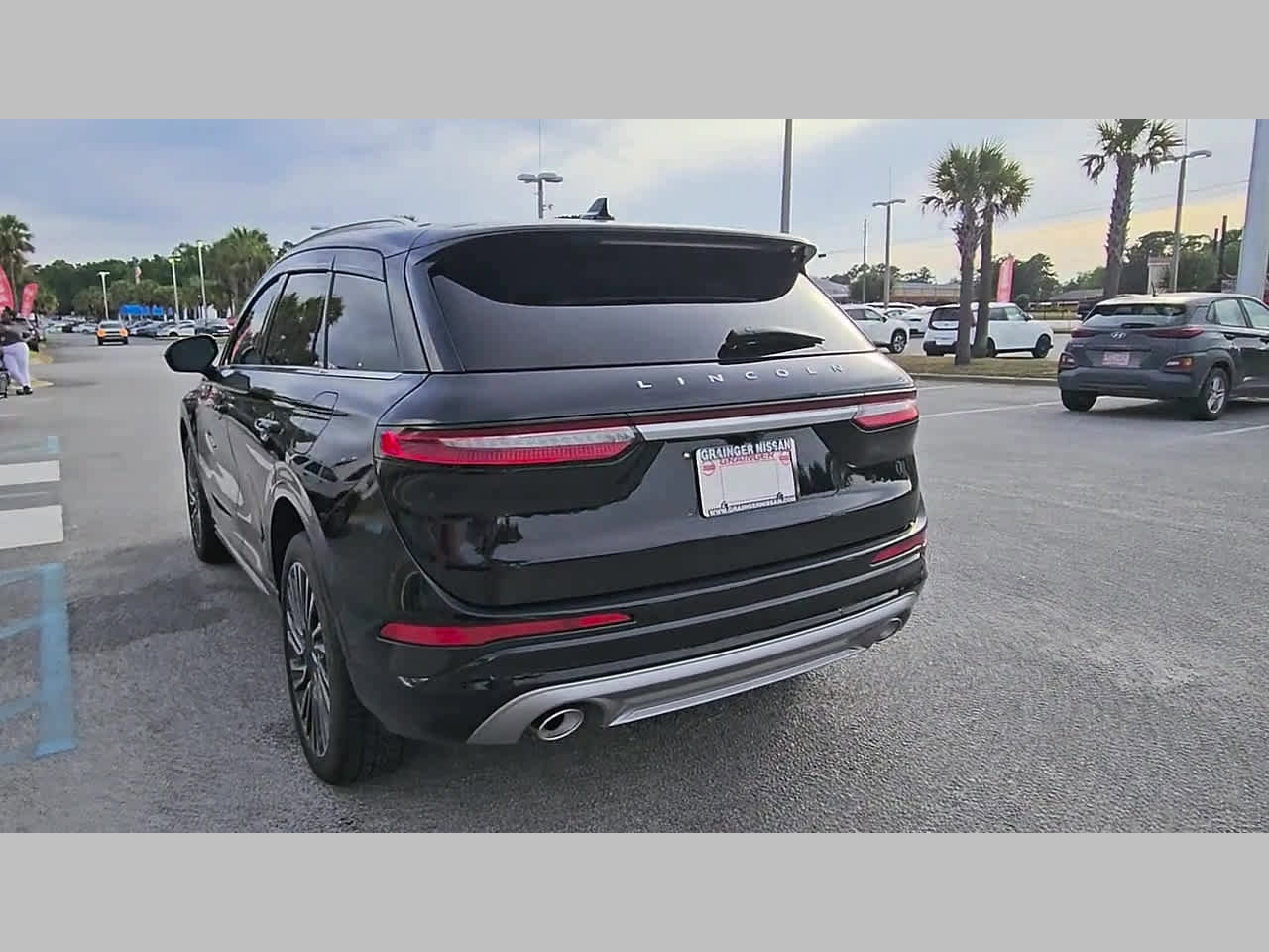Used 2020 Lincoln Corsair Reserve w/ Appearance Package FWD image 30
