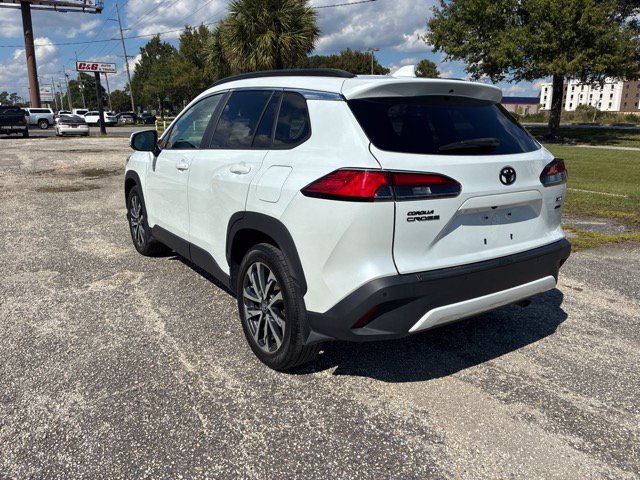 Used 2022 Toyota Corolla Cross XLE w/ Convenience Package AWD/4WD image 5