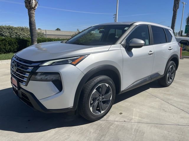 Used 2024 Nissan Rogue SV image 1