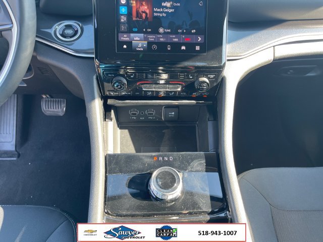 Used 2023 Jeep Grand Cherokee Laredo w/ Luxury Tech Group I AWD/4WD image 12