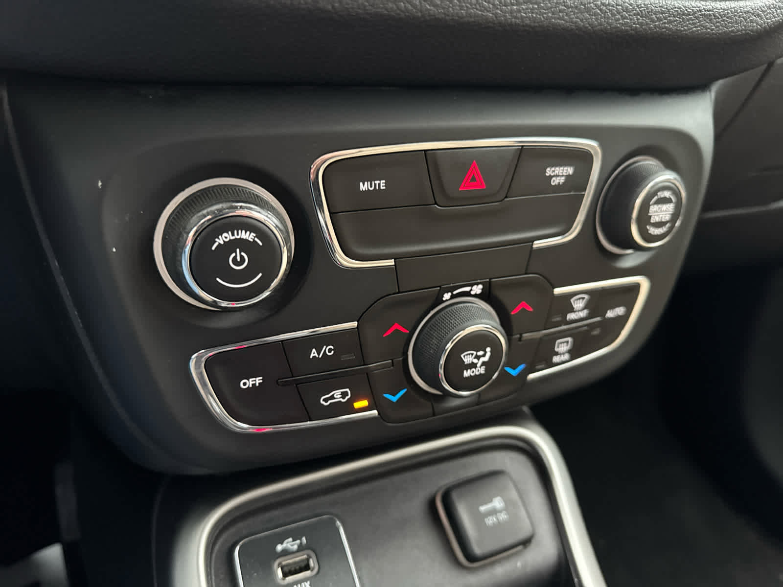 Used 2020 Jeep Compass Sport image 22