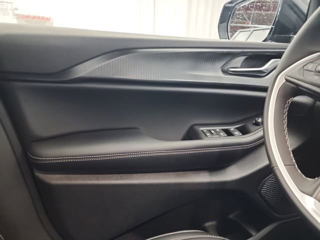 New 2025 Jeep Grand Cherokee Altitude image 15