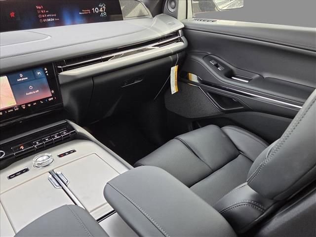 New 2025 Lincoln Navigator Reserve w/ Jet Appearance Package AWD/4WD image 18