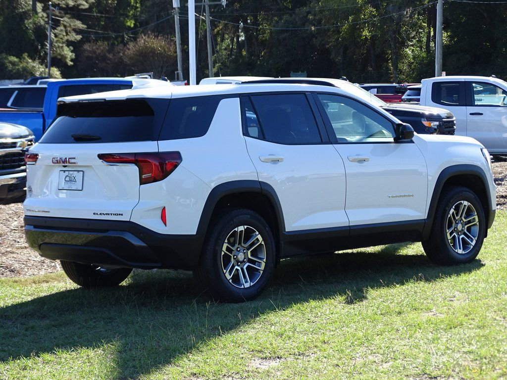 Used 2025 GMC Terrain Elevation image 3