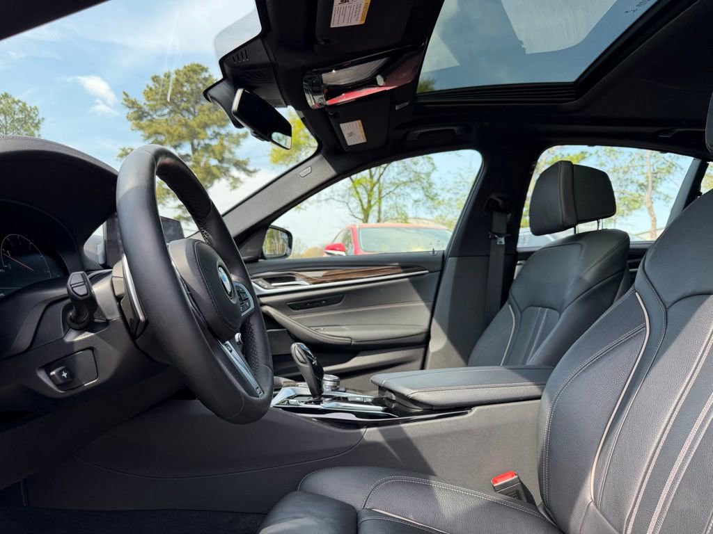Used 2019 BMW M550i xDrive w/ Premium Package 2 image 9