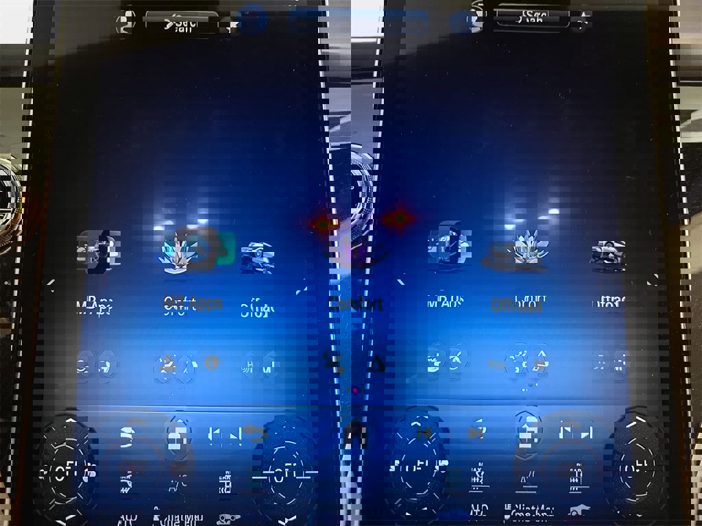 Used 2023 Mercedes-Benz GLC 300 4MATIC image 25