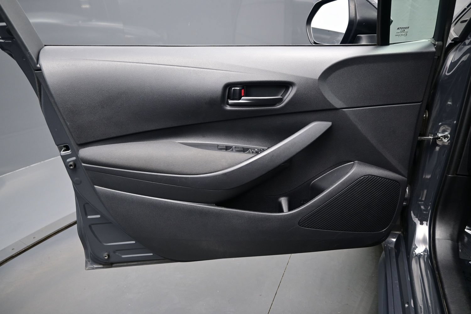 Used 2024 Toyota Corolla LE FWD image 9