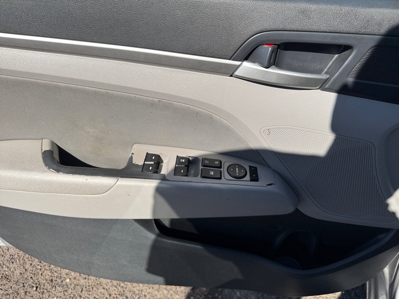 Used 2020 Hyundai Elantra SEL image 14