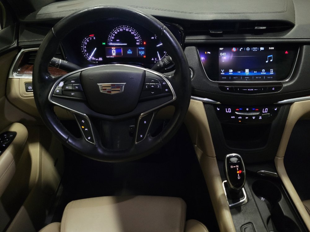Used 2017 Cadillac XT5 Luxury w/ Driver Awareness Package FWD image 22