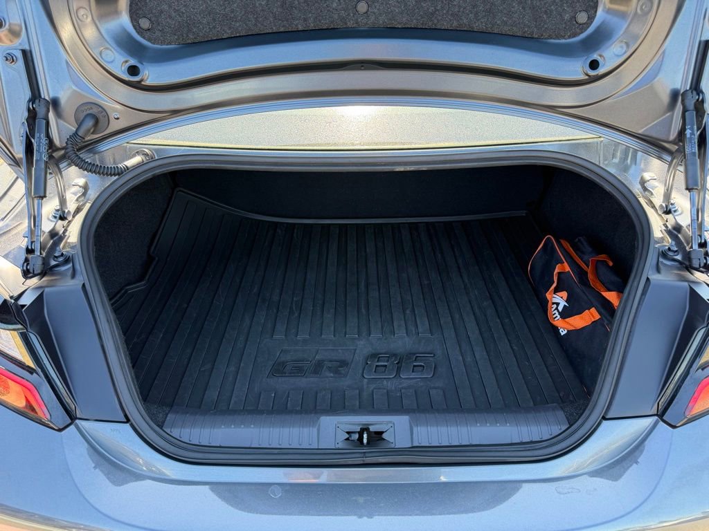Used 2024 Toyota GR86 Premium RWD image 10