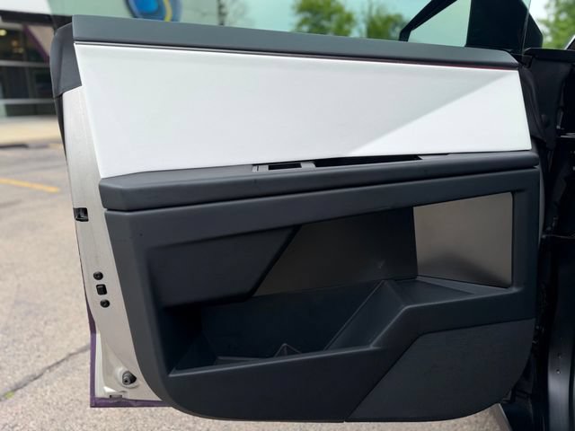 Used 2024 Tesla Cybertruck Cyberbeast AWD/4WD image 18