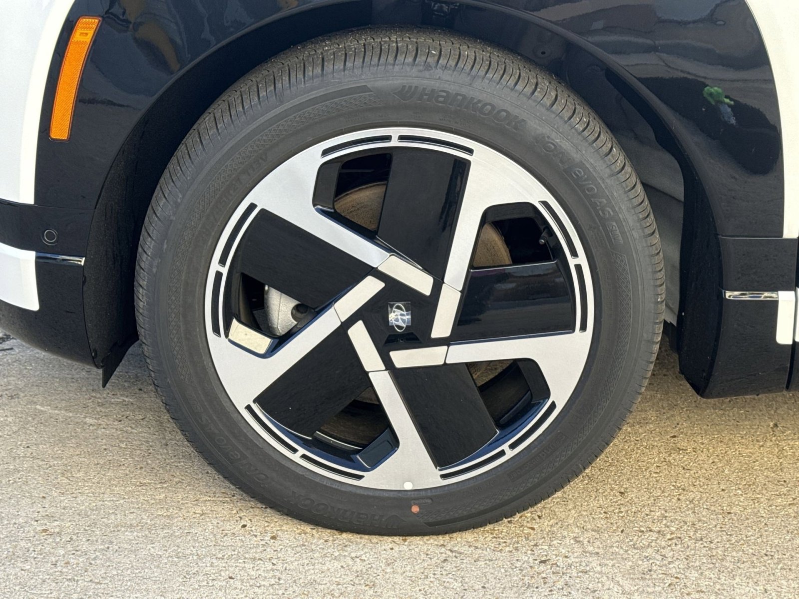 New 2026 Hyundai Ioniq 9 Limited image 12